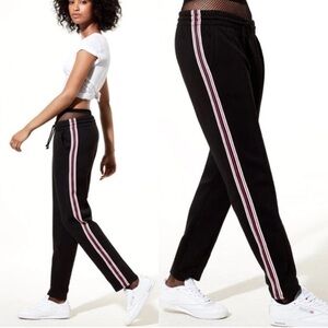 Aritzia TNA Iconic Fleece Sweatpants Side Stripe Size Small‎ Retro Joggers Black